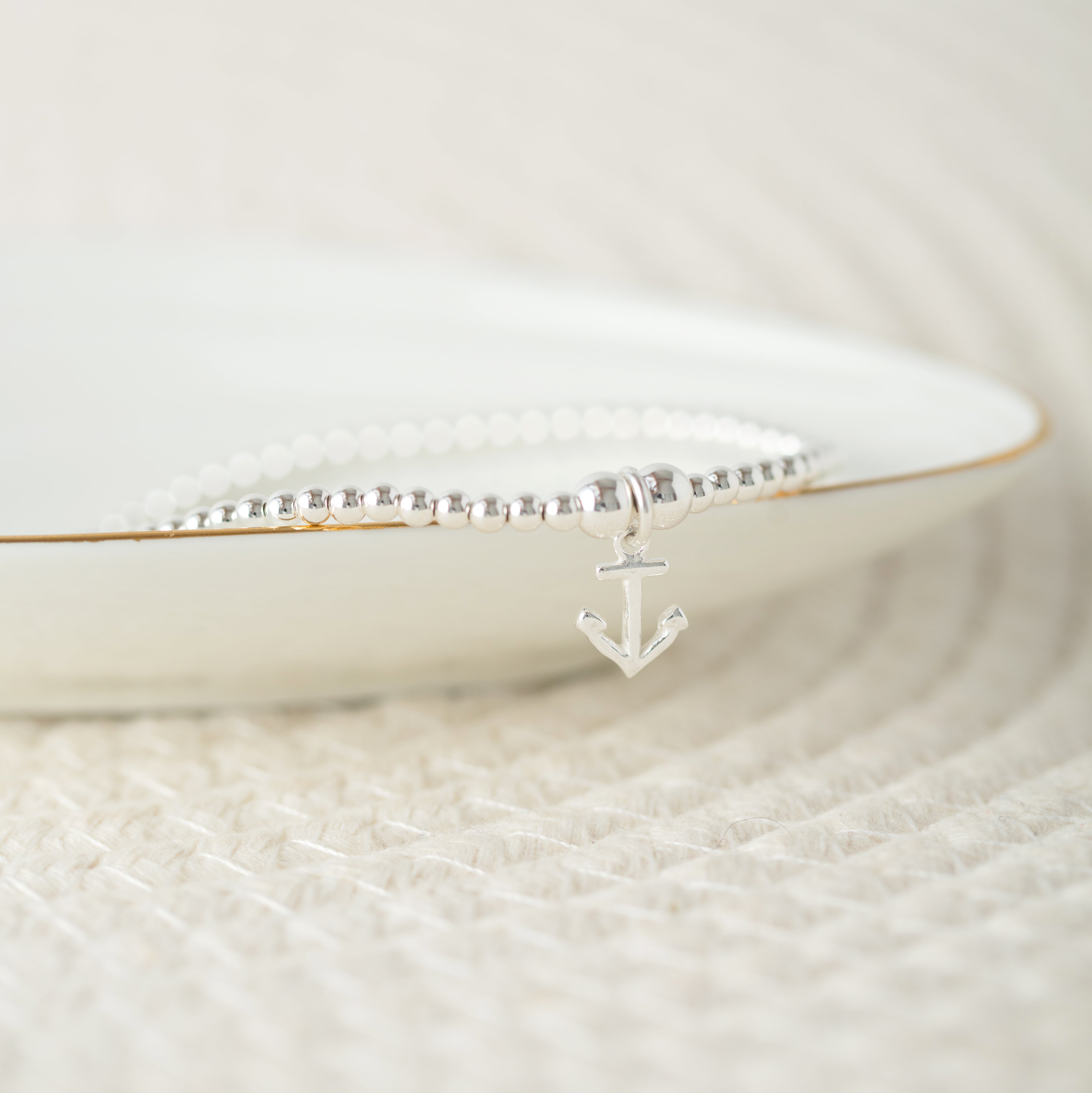 Anchor beaded bracelet