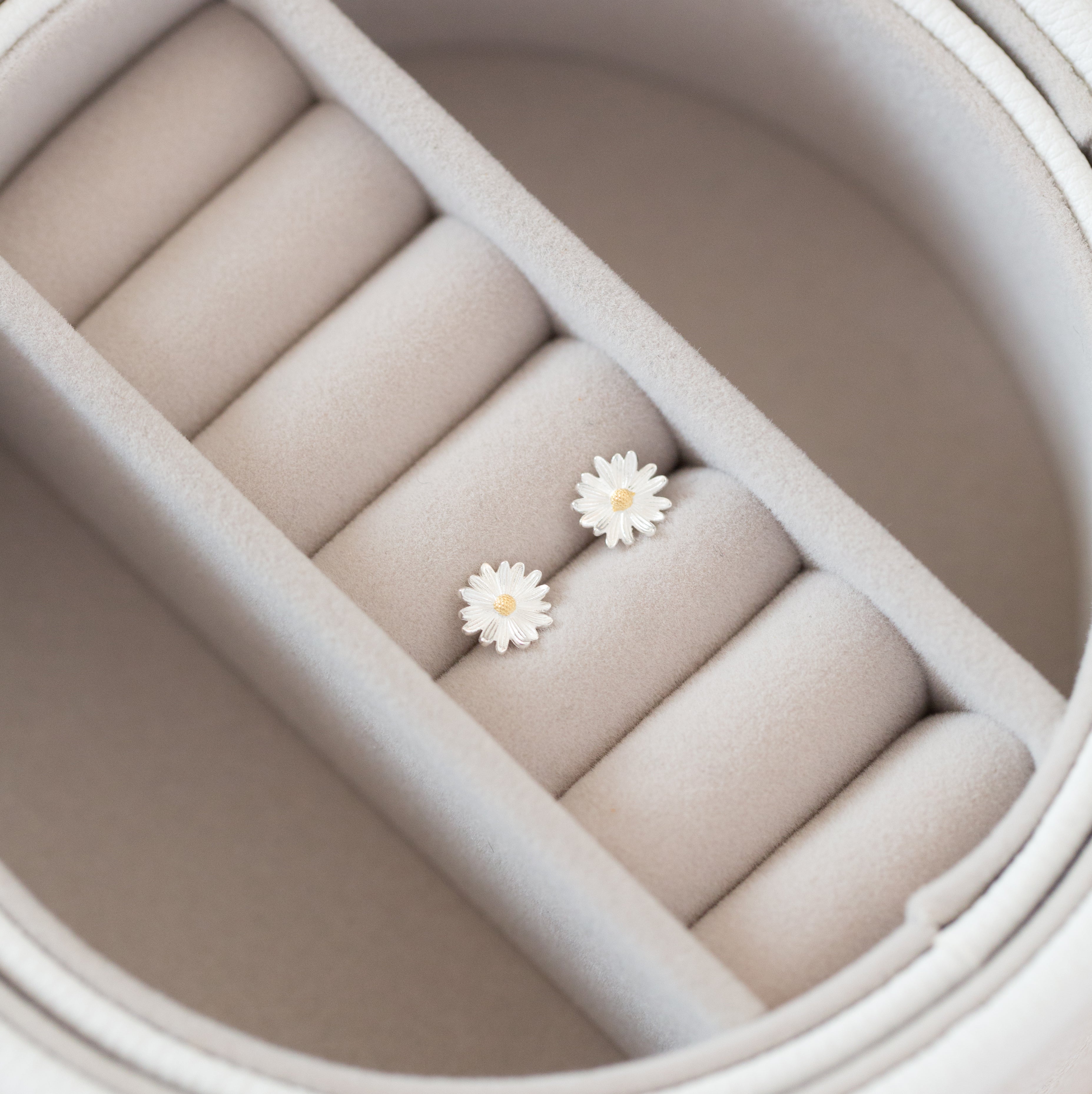 Daisy studs