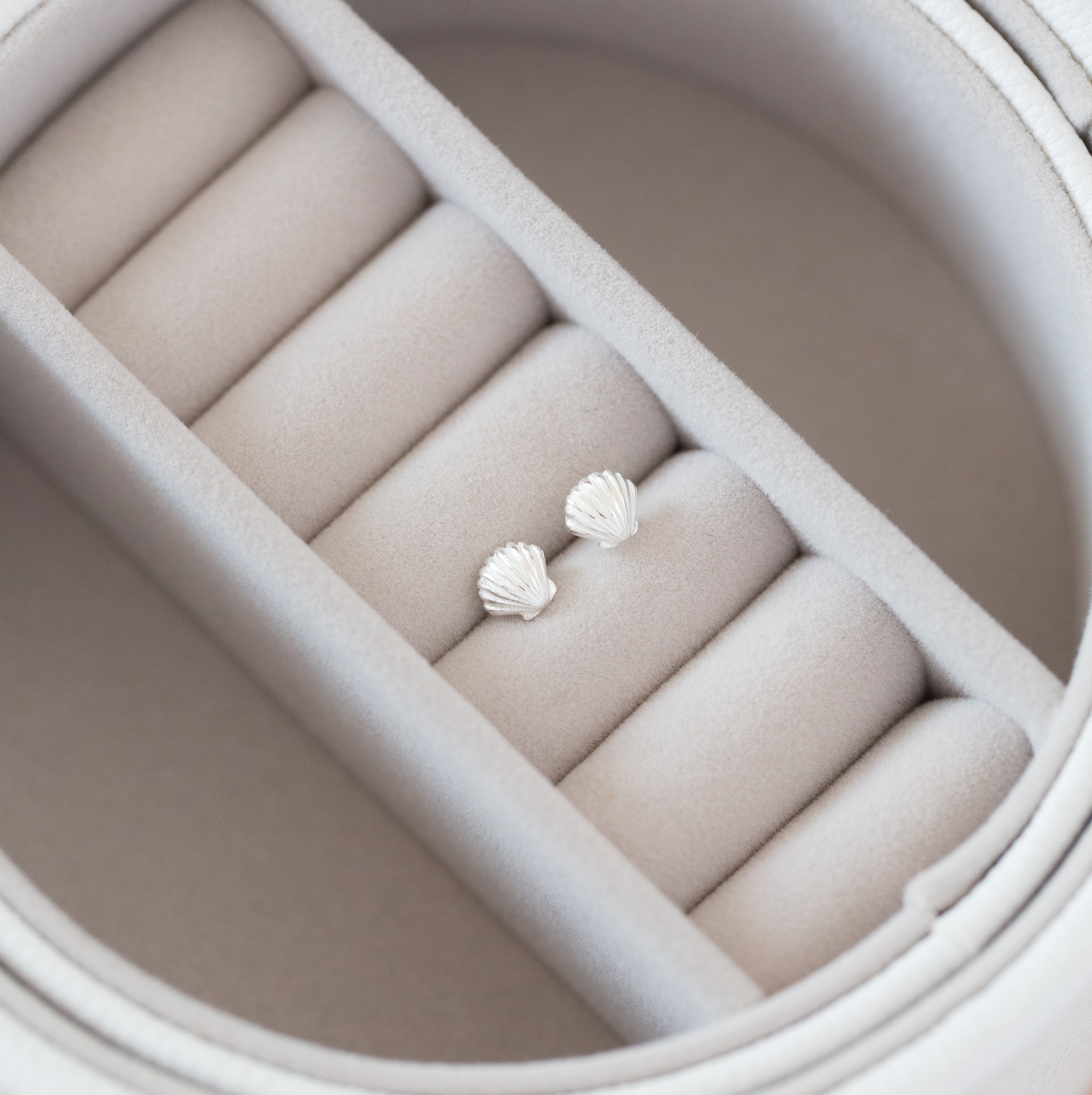 Shell studs