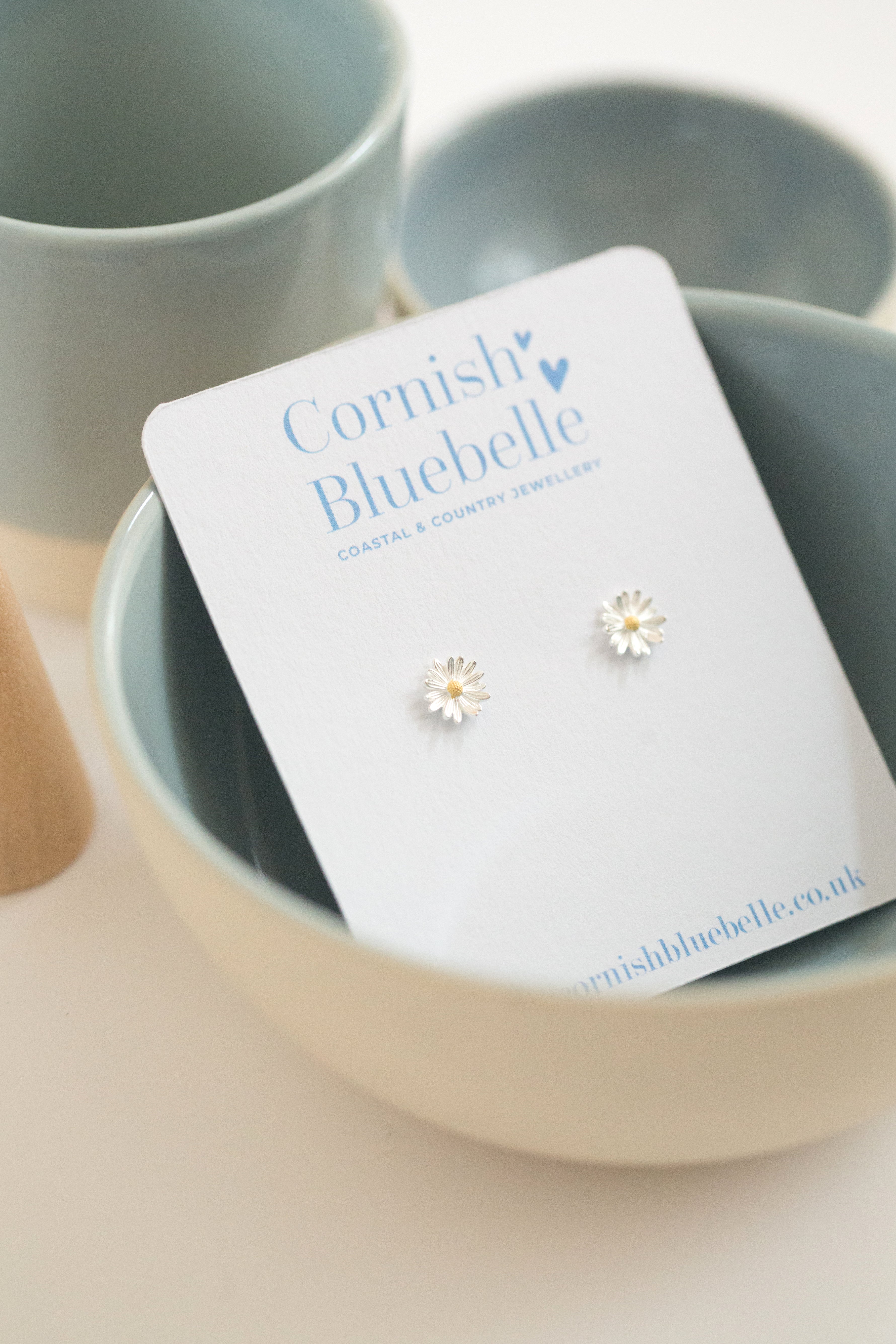 Daisy studs