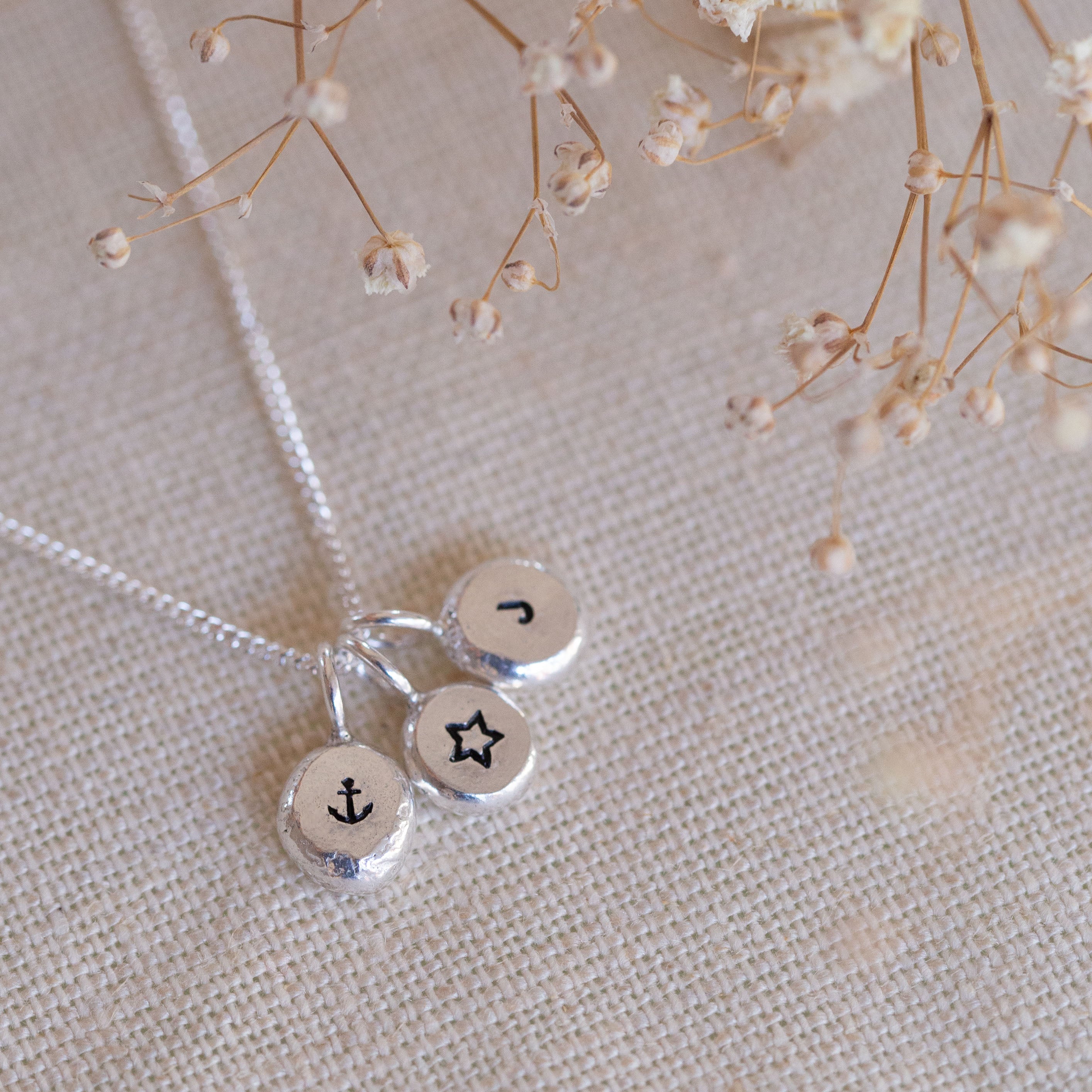 Pebble necklace