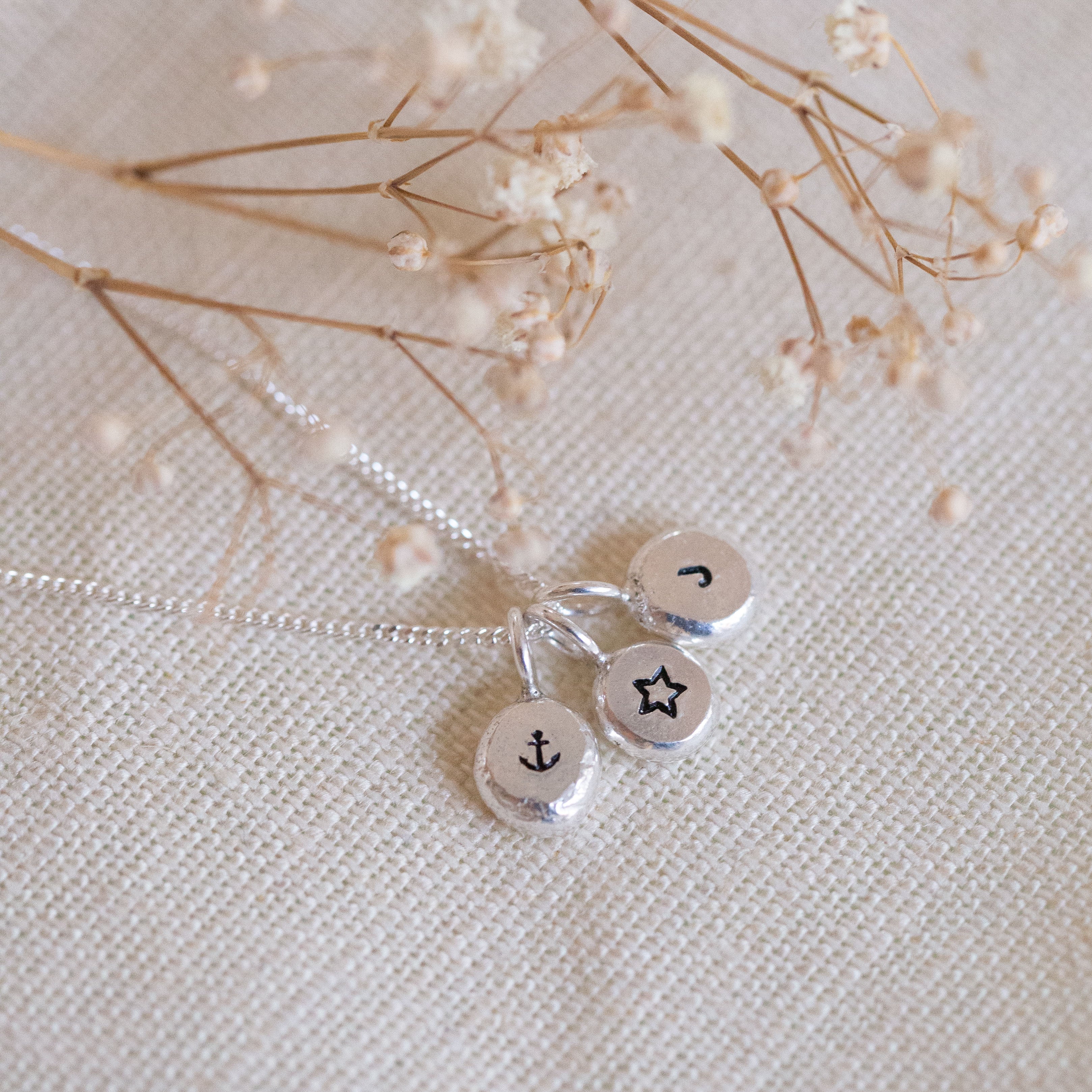 Pebble necklace