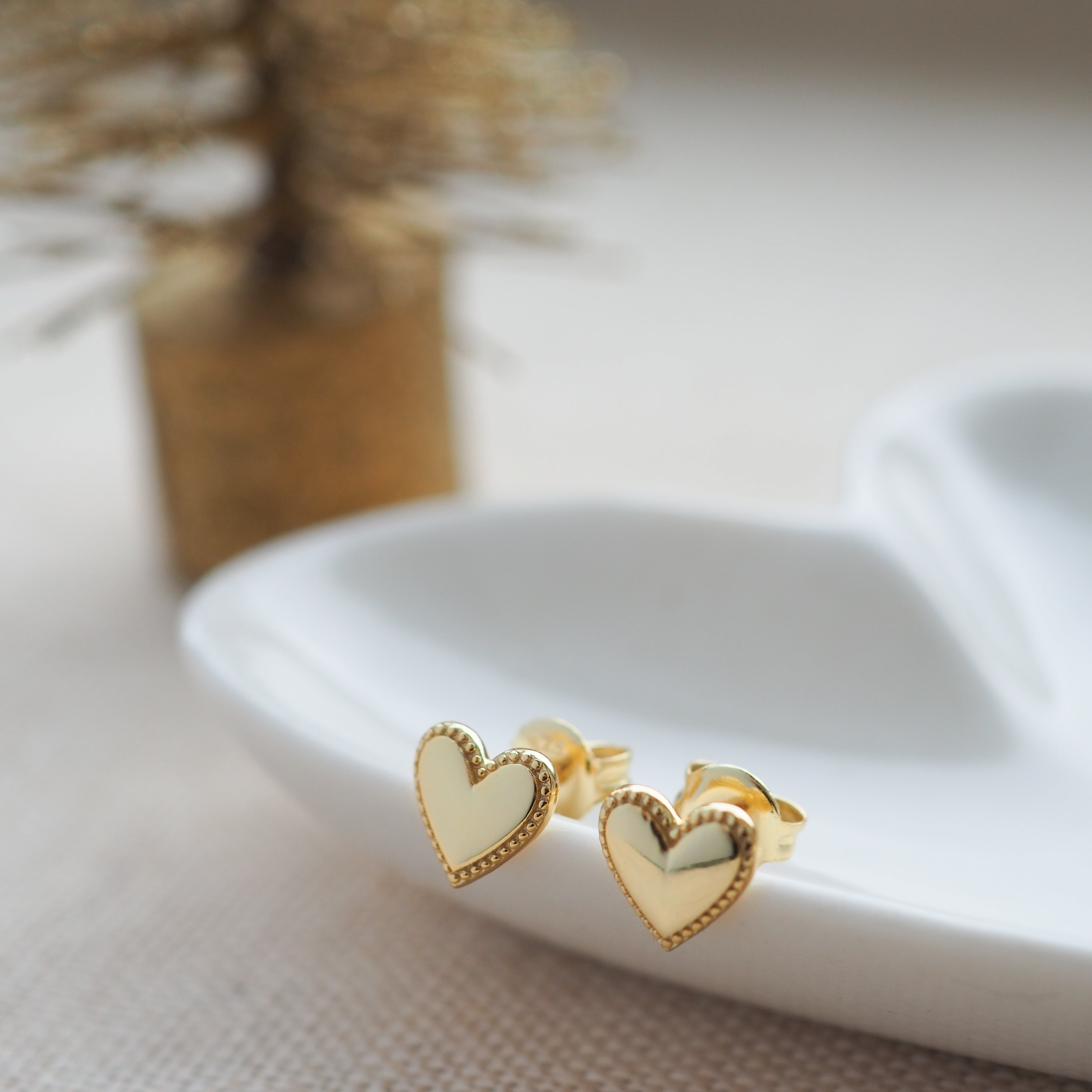 Dainty heart studs