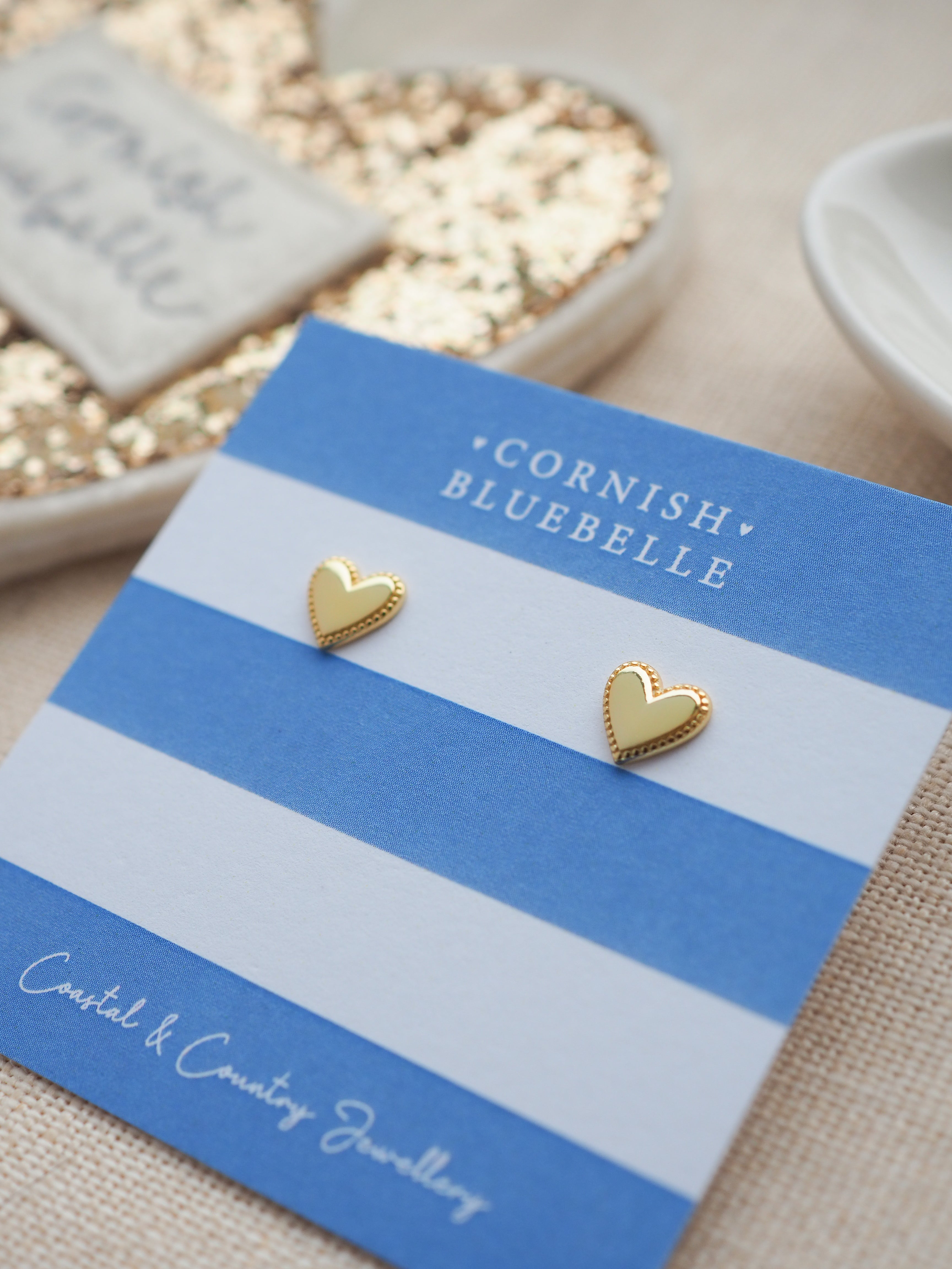 Dainty heart studs