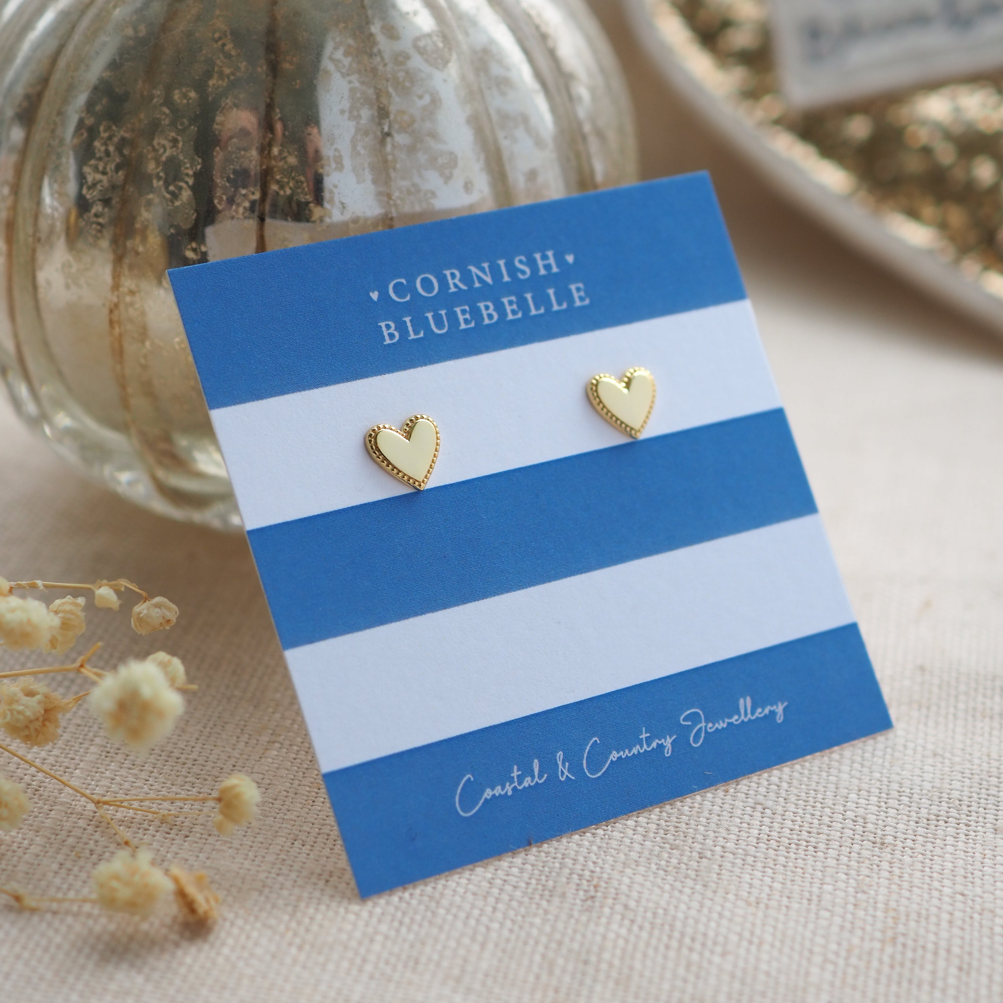 Dainty heart studs