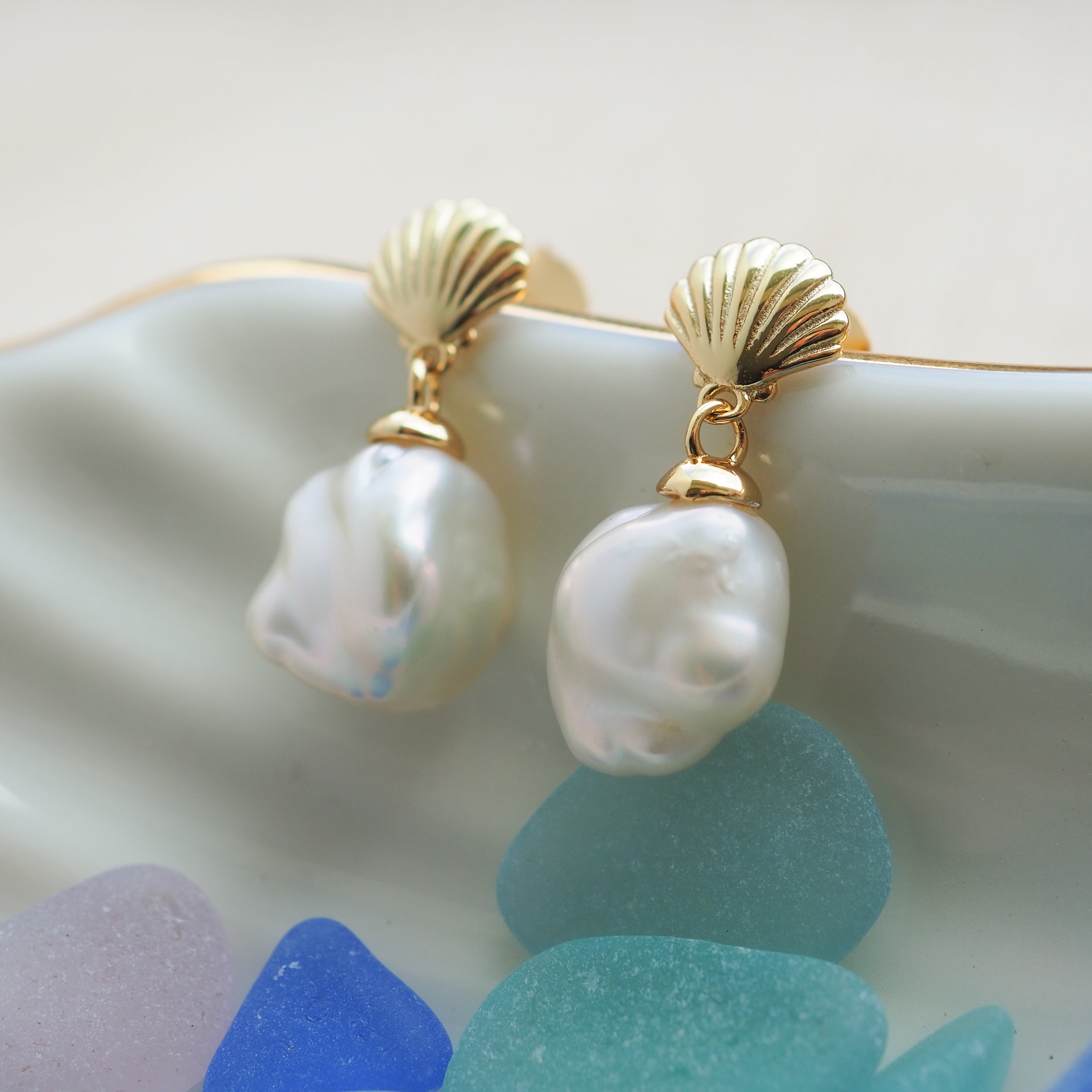 Shell Pearl Stud Earrings