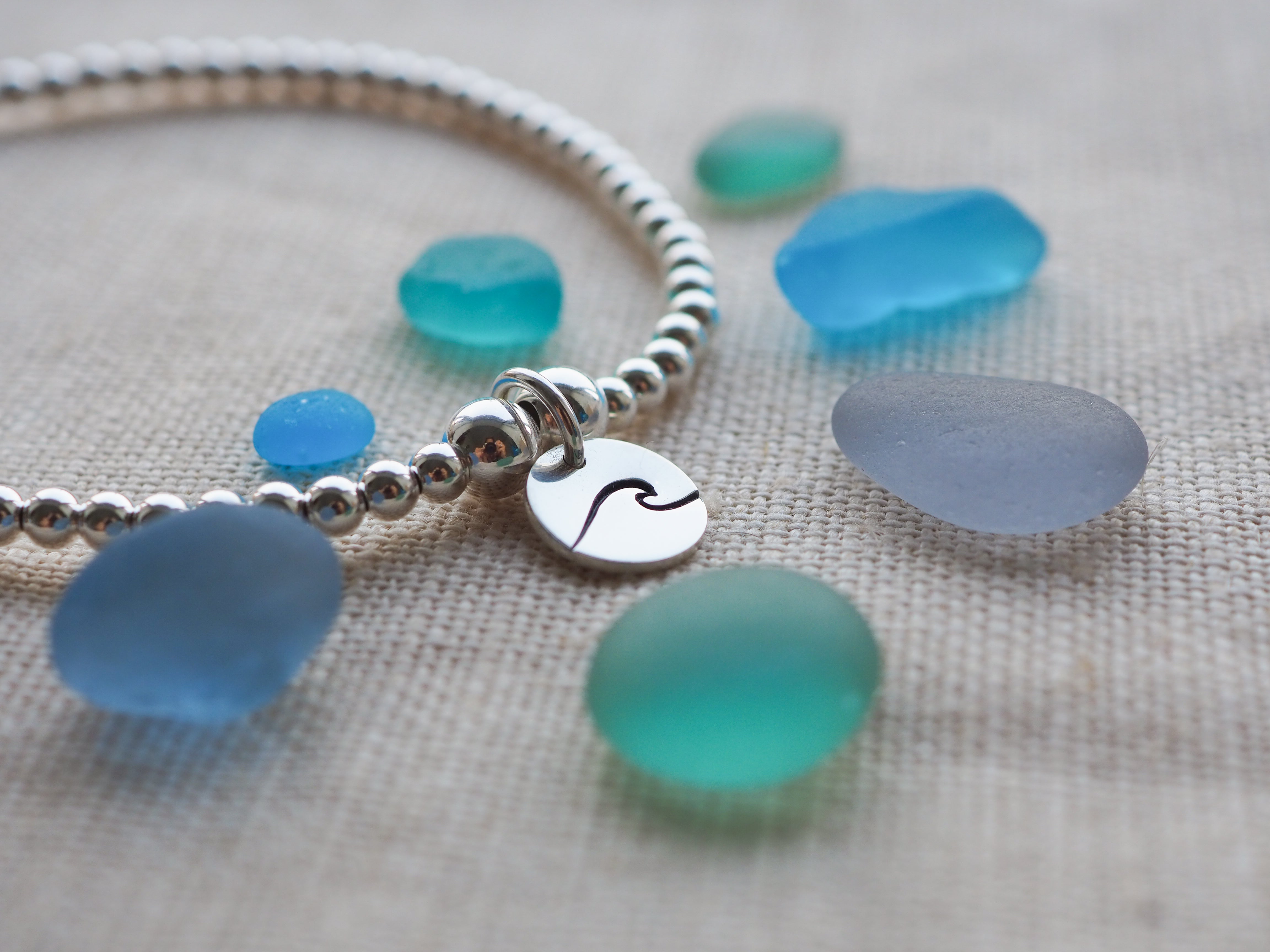 Wave mini disc beaded bracelet