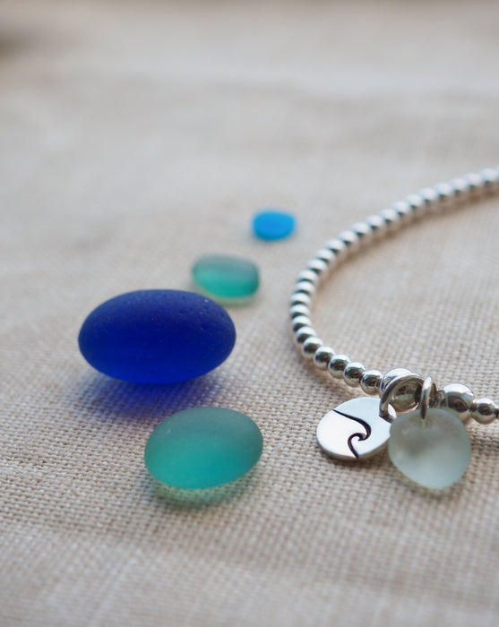 Wave & sea glass mini silver disc beaded bracelet