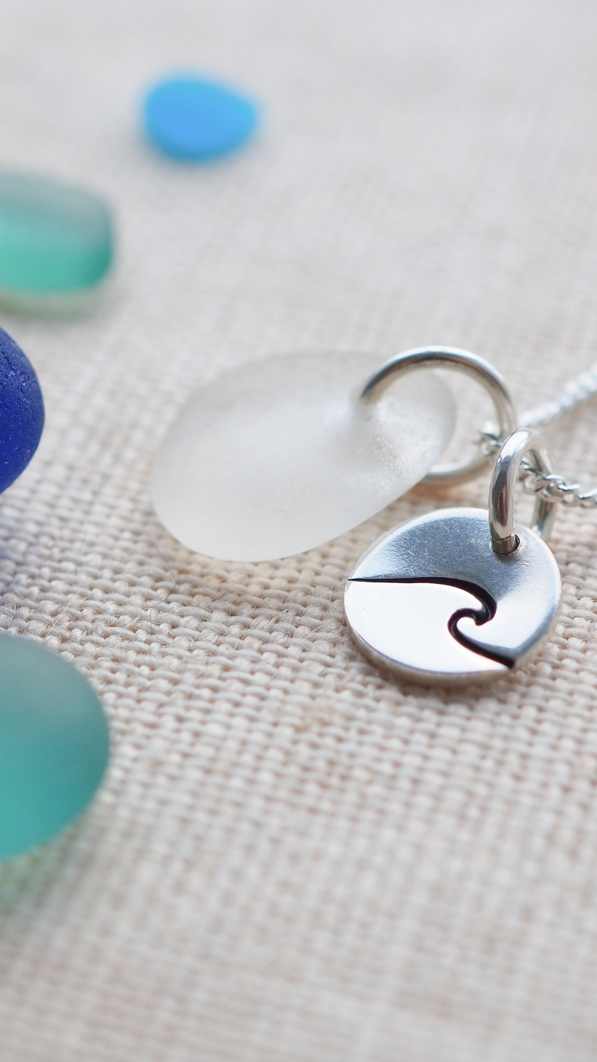 Wave & sea glass mini disc necklace