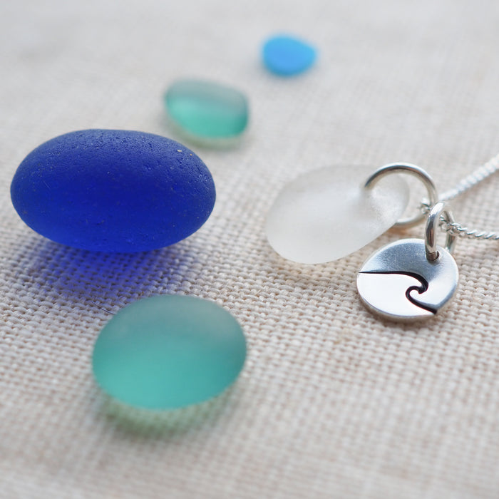 Wave & sea glass mini disc necklace