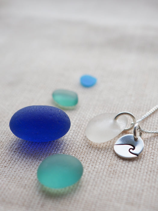 Wave & sea glass mini disc necklace