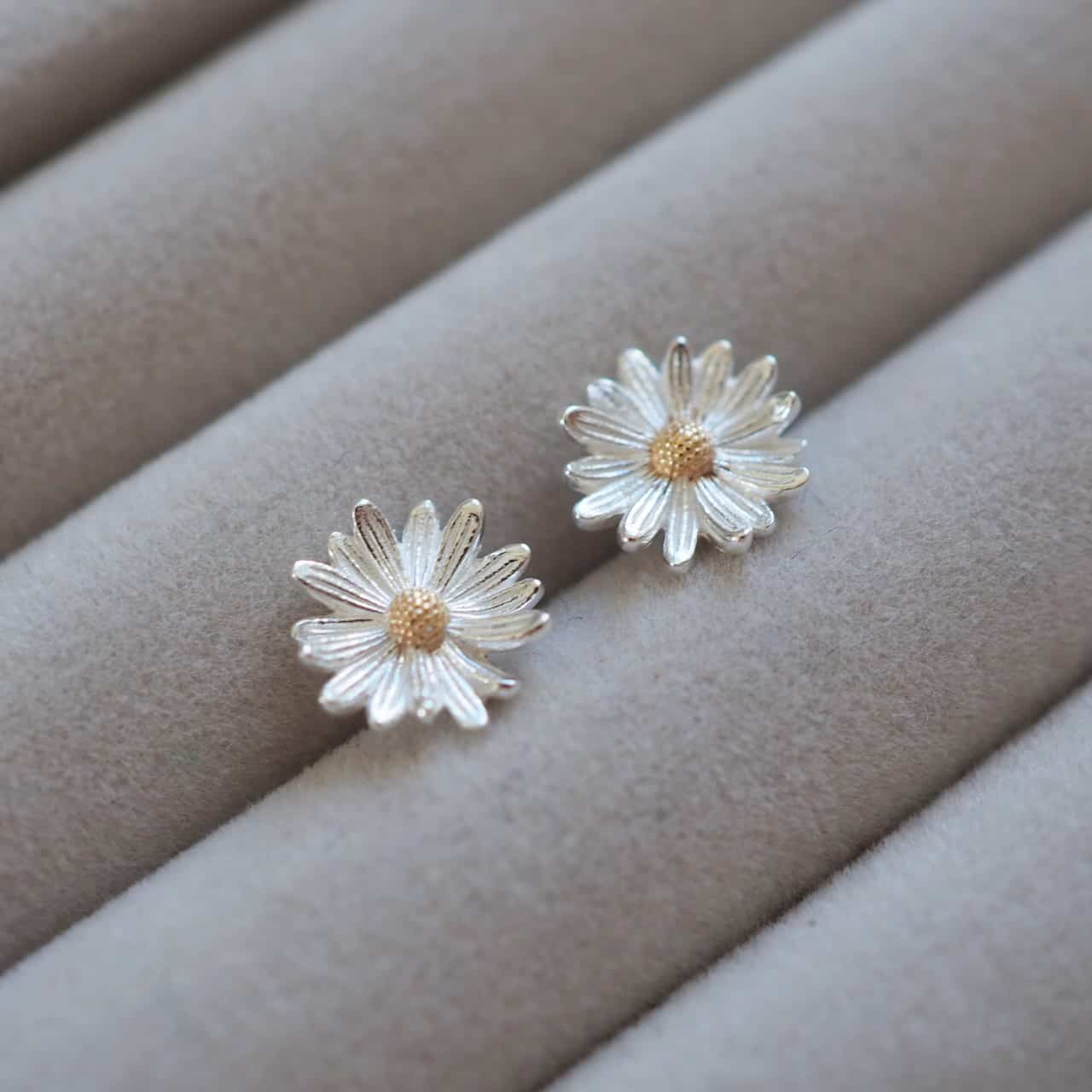 Daisy studs